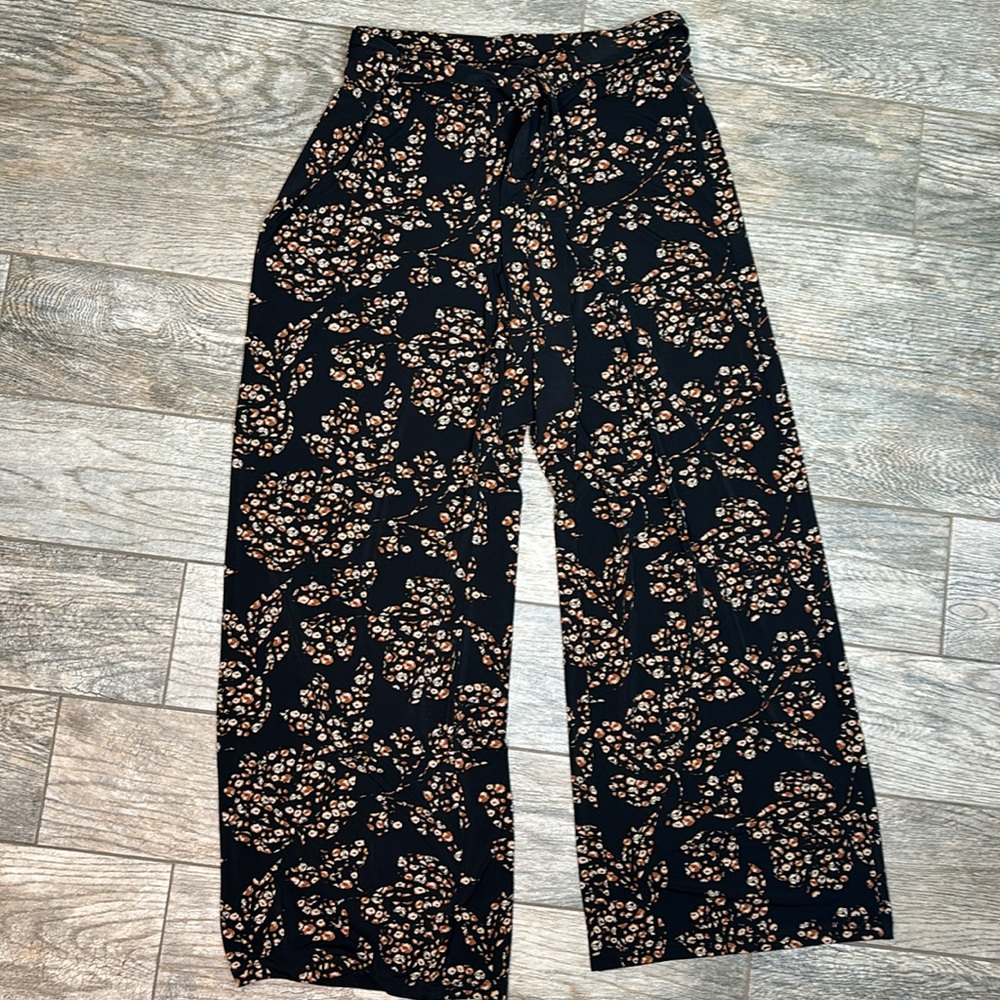 Brand new White House Black Market wide leg pants
